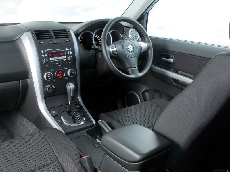 Suzuki Grand Vitara 2013 салон