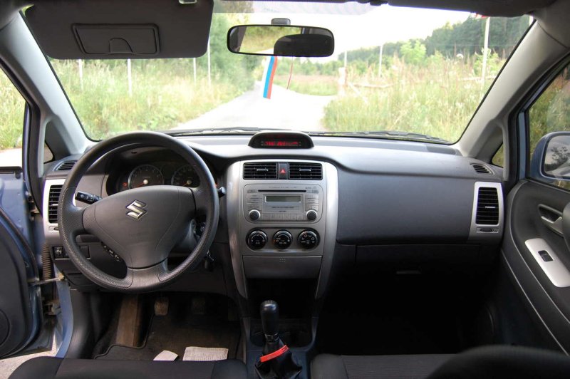 Suzuki Liana 2005 салон