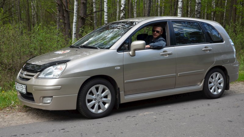 Suzuki Liana 2