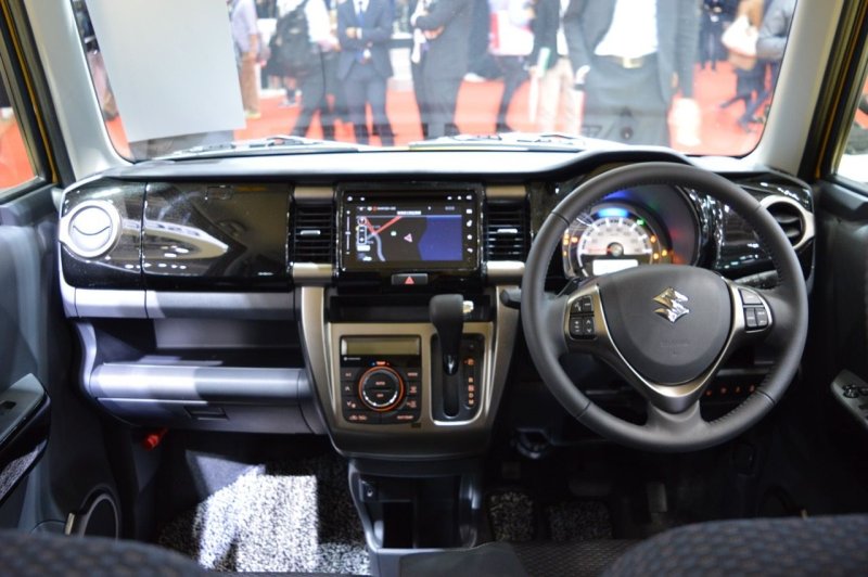 Suzuki Hustler салон 2015