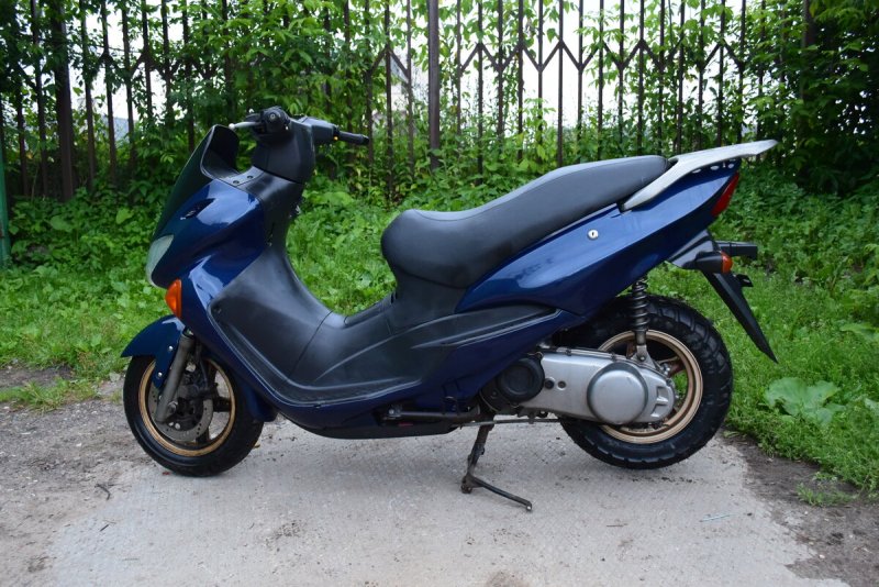 Скутер Suzuki Avenis 150