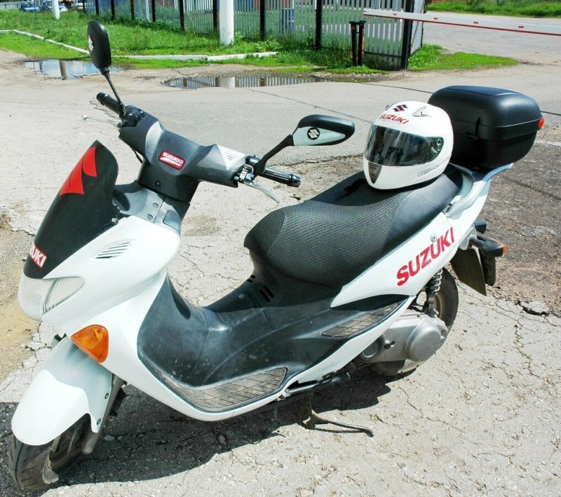 Мотороллер Suzuki Avenis 150