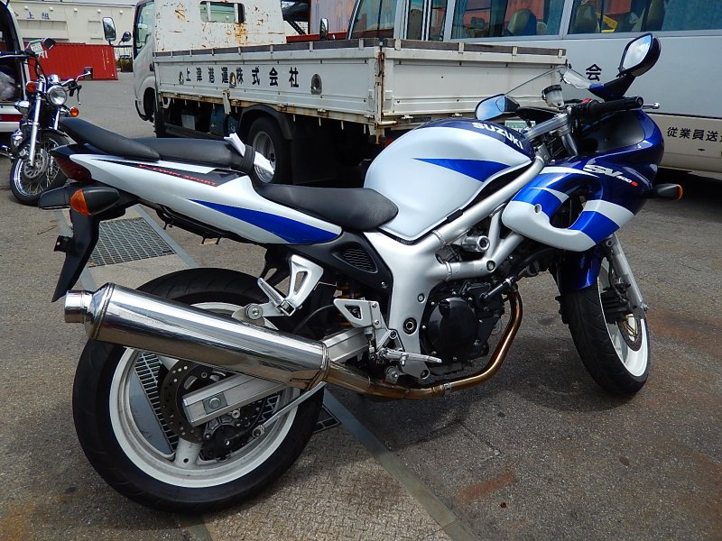 Suzuki SV 400