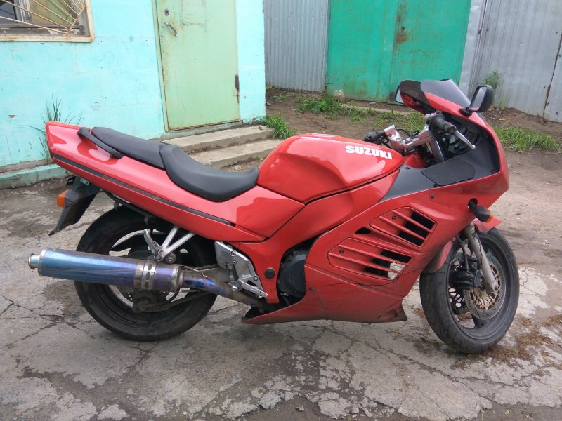 Suzuki rf400rv