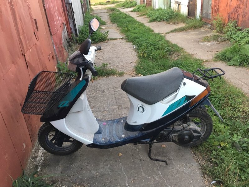 Suzuki Sepia белая