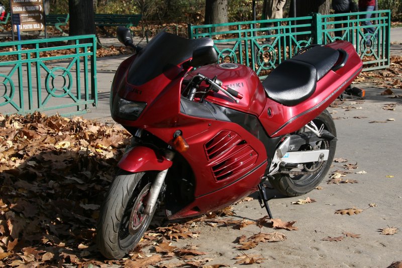 Suzuki rf400rv