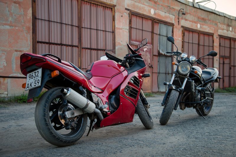 Suzuki RF 400