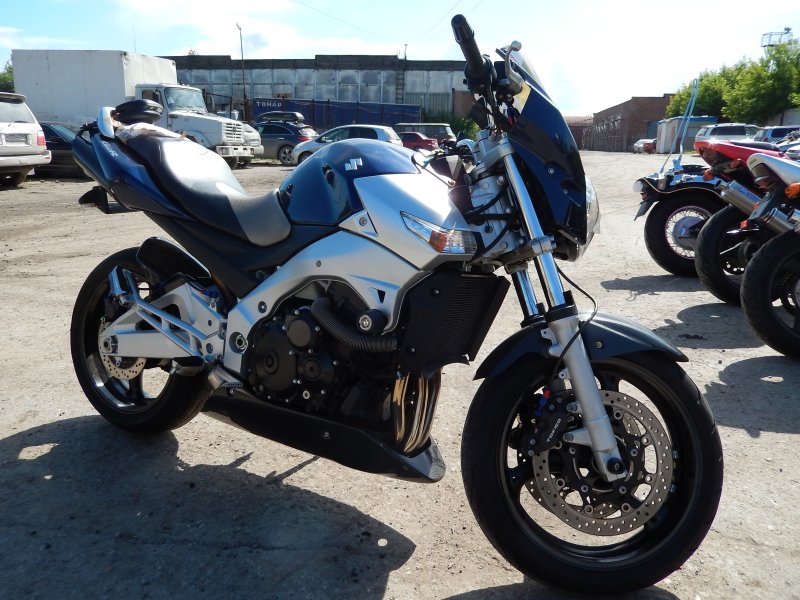 Suzuki GSR 400