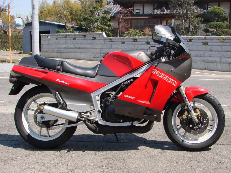Suzuki rg400