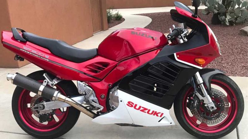 Suzuki 900