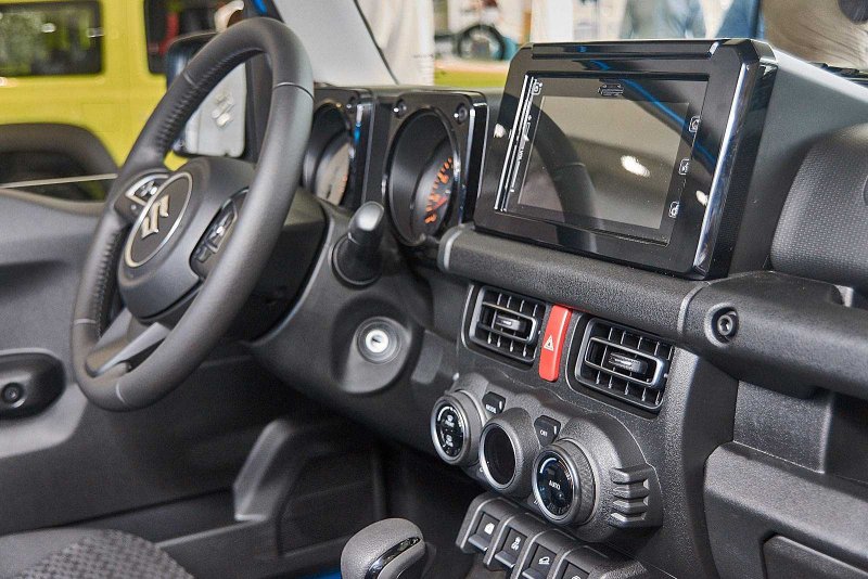 Suzuki Jimny 2020 интерьер
