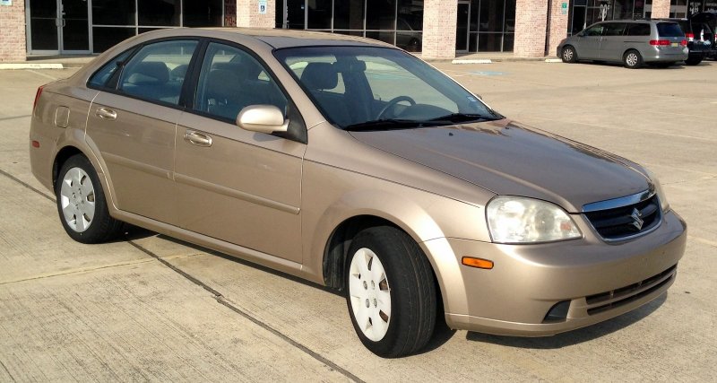 Suzuki forenza 2010