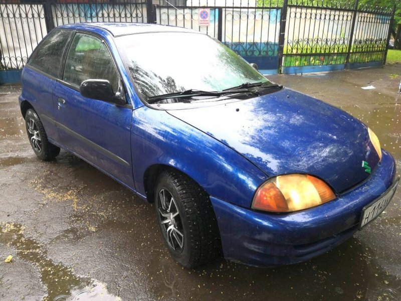Suzuki Swift II Рестайлинг 2001