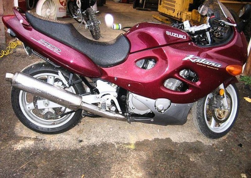 Suzuki GSX 750 F