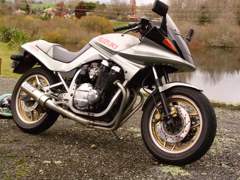 Suzuki GSX 750 Katana