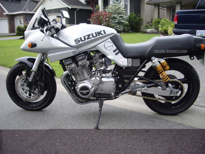 Suzuki Katana 750