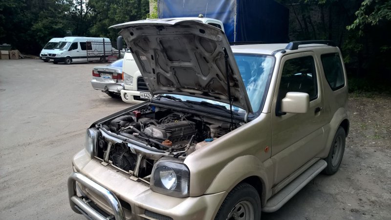 Сузуки Джимни капот