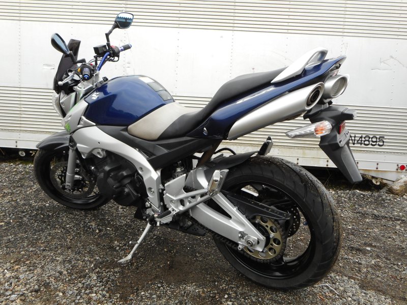 Suzuki GSR 400