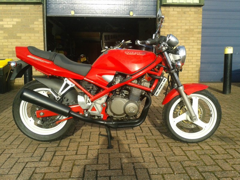 Suzuki Bandit 250 красный