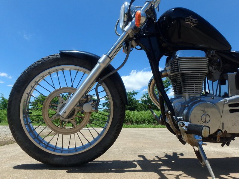 Мотоцикл Сузуки Саваж 400