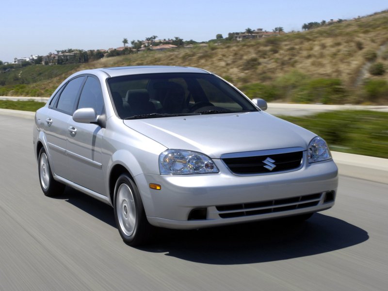 Suzuki forenza седан