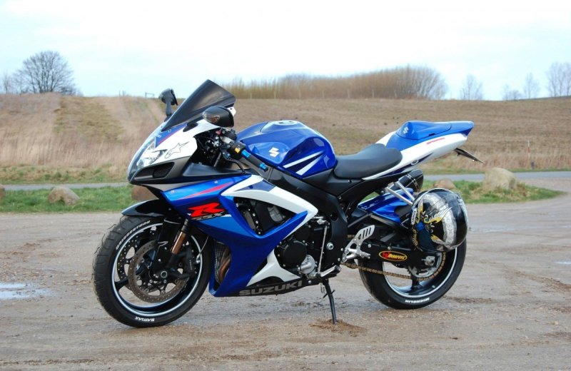 Сузуки 750 GSX R