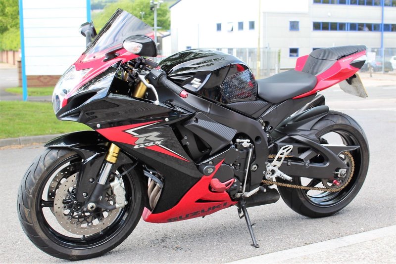 Suzuki GSX-R 750 Red