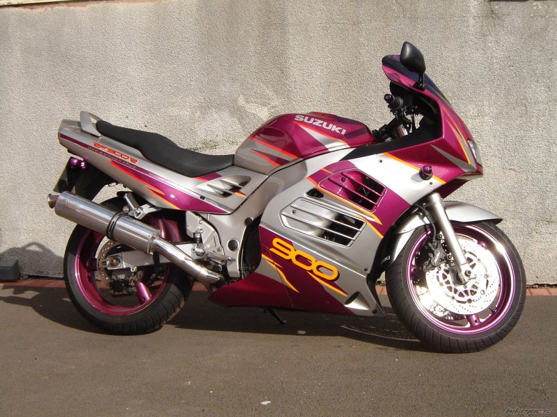 Suzuki GSX 900
