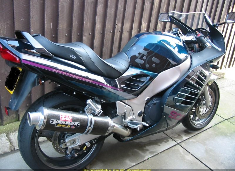 Suzuki RF 1000