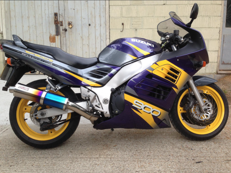 Suzuki 900
