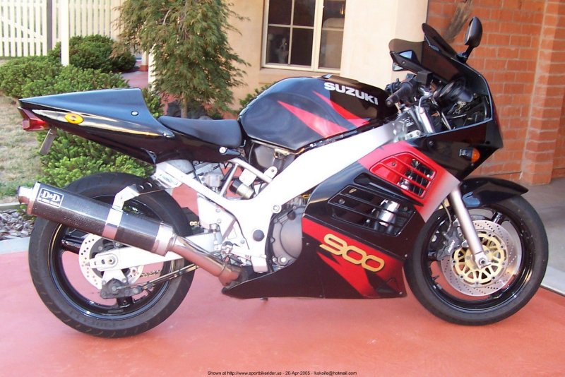 Suzuki RF 900 без пластика