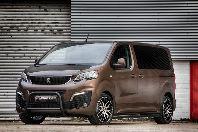Peugeot traveller Toyota Proace