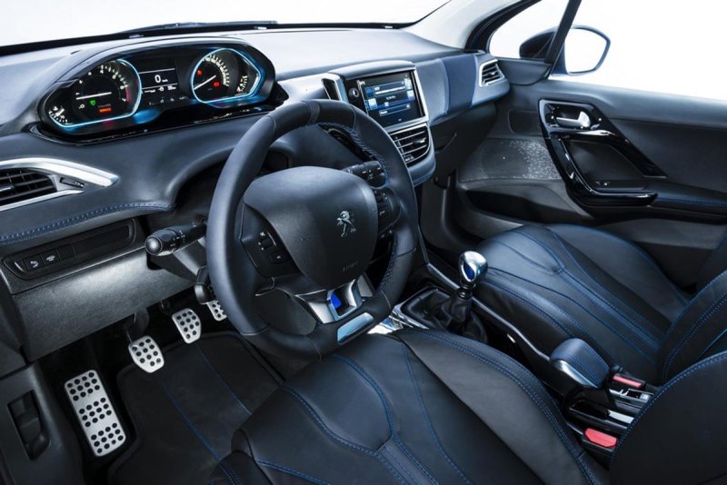 Новый Peugeot 2008 салон