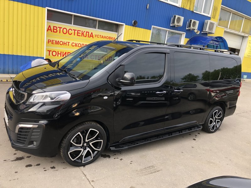 Peugeot traveller r20