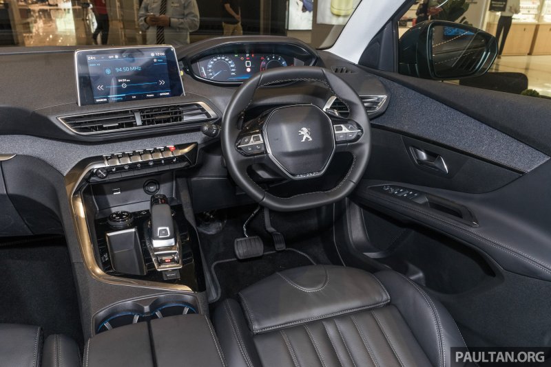 Peugeot 5008 интерьер