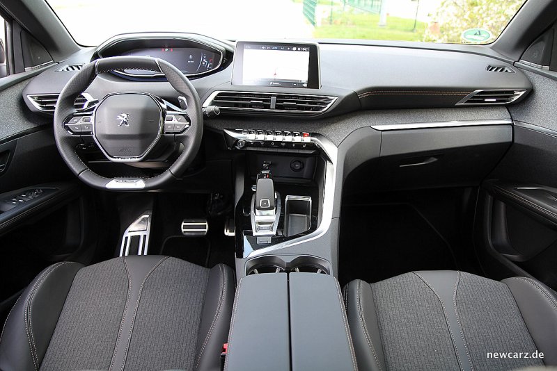 Peugeot 5008 2020 салон