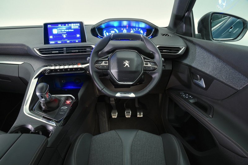 Peugeot 5008 салон
