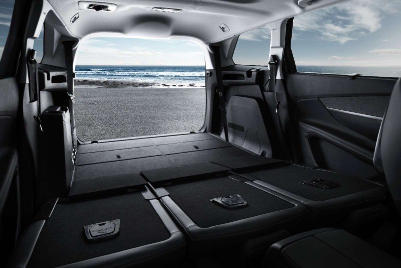 Новый Peugeot 5008 салон