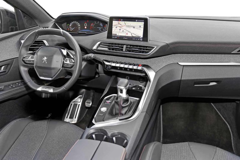 Peugeot 5008 2018 салон
