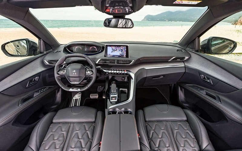 Новый Peugeot 5008 салон