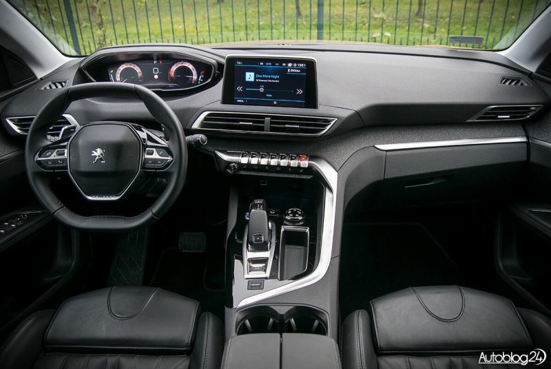 Новый Peugeot 5008 салон