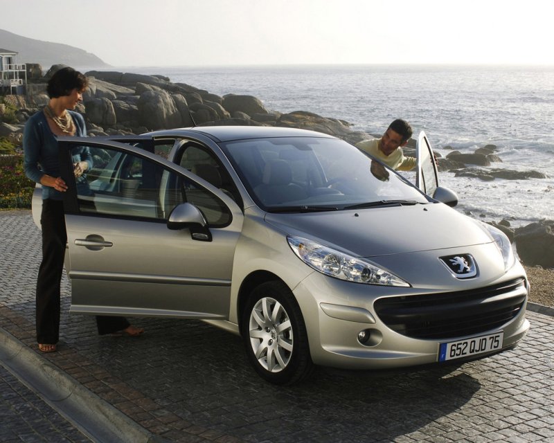 Автомобиль Peugeot 2006
