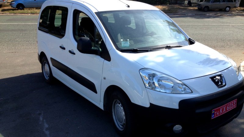 Peugeot partner 2010 года