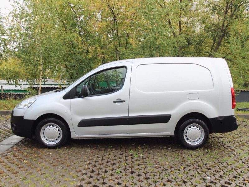 Peugeot partner серебристый