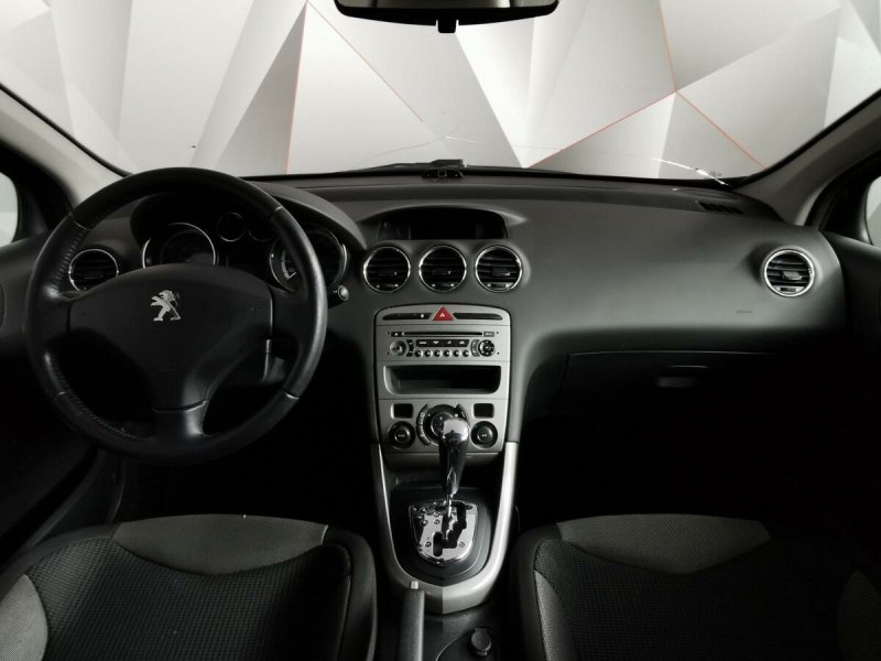 Пежо 308 2011 1.6 автомат
