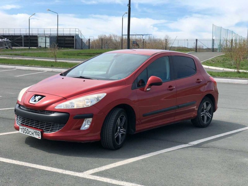 Peugeot 308 2010 год