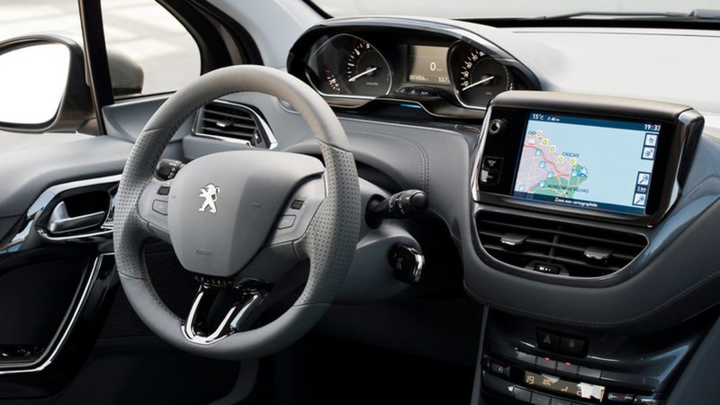 Peugeot 208 i