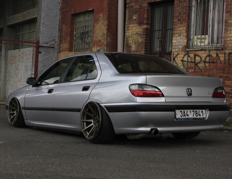 Peugeot 406 stance