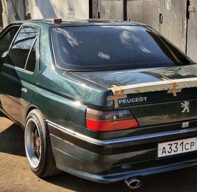 Peugeot 605