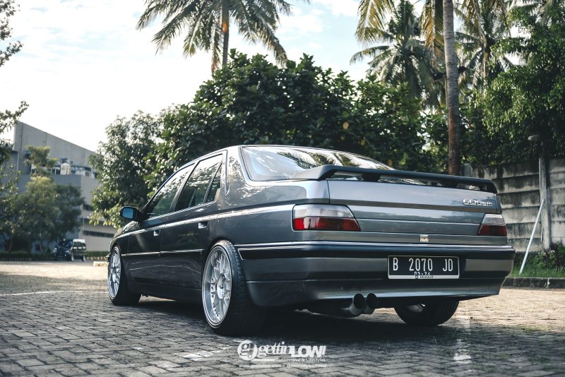 P[Peugeot 605 Momo